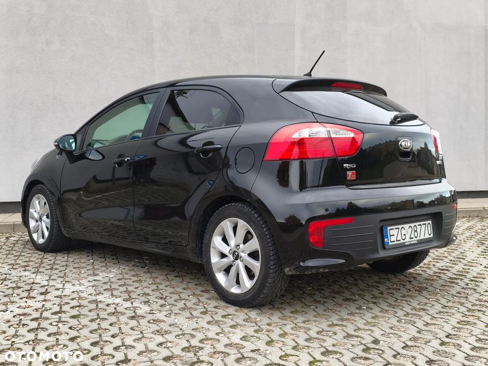 Kia Rio 2015 photo 5