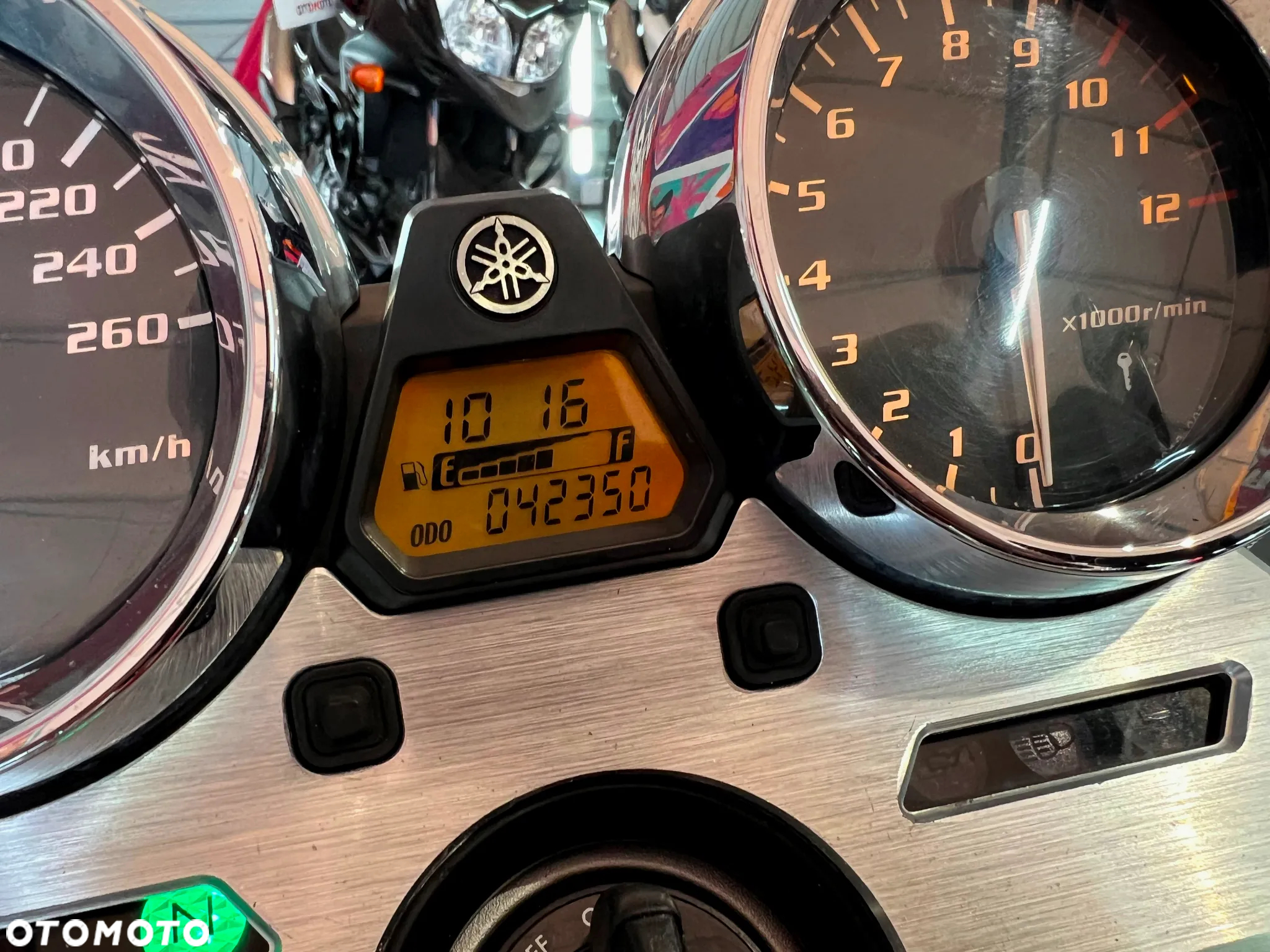 Yamaha XJR - 18