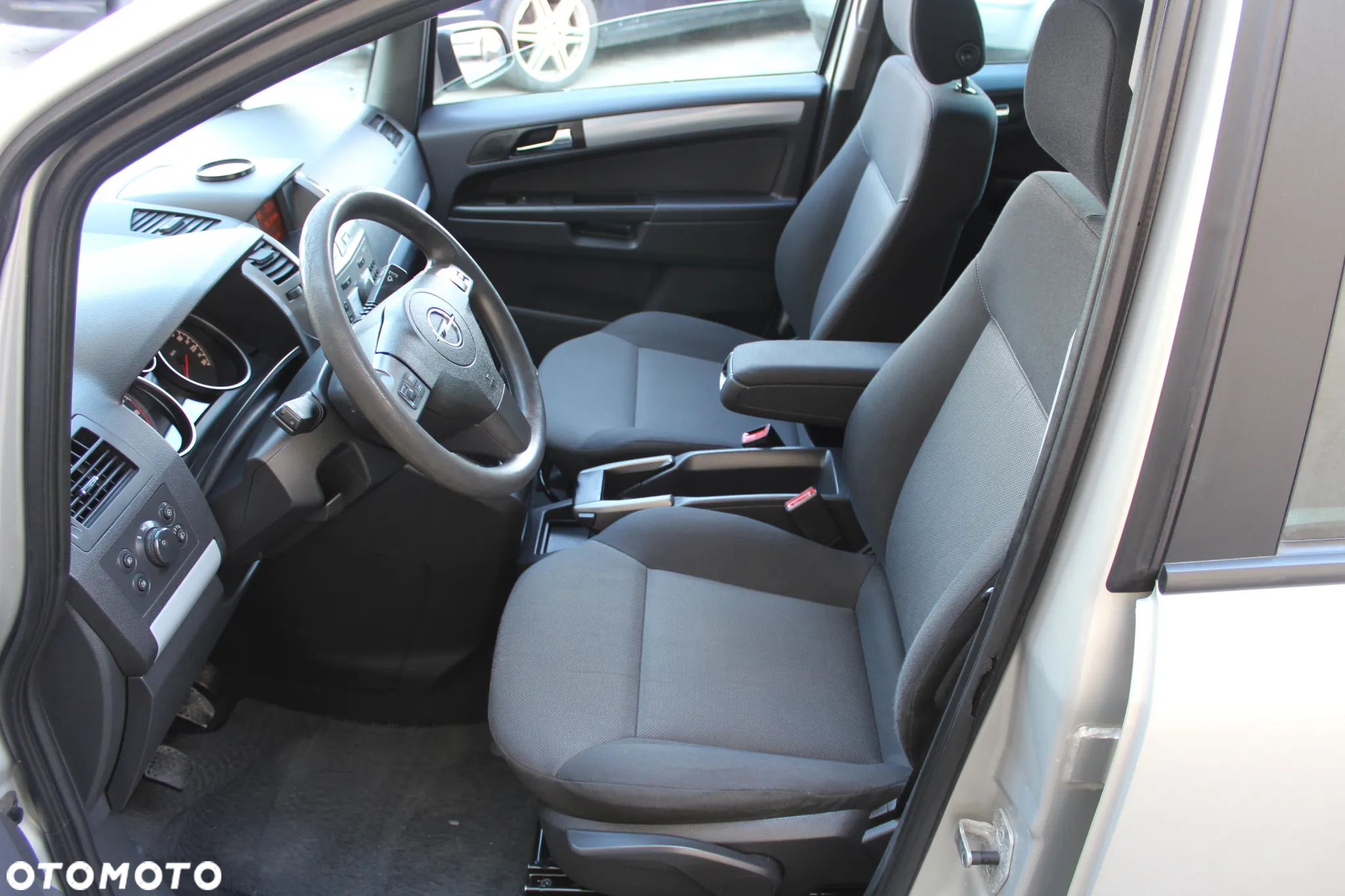 Opel Zafira 1.8 Enjoy - 14