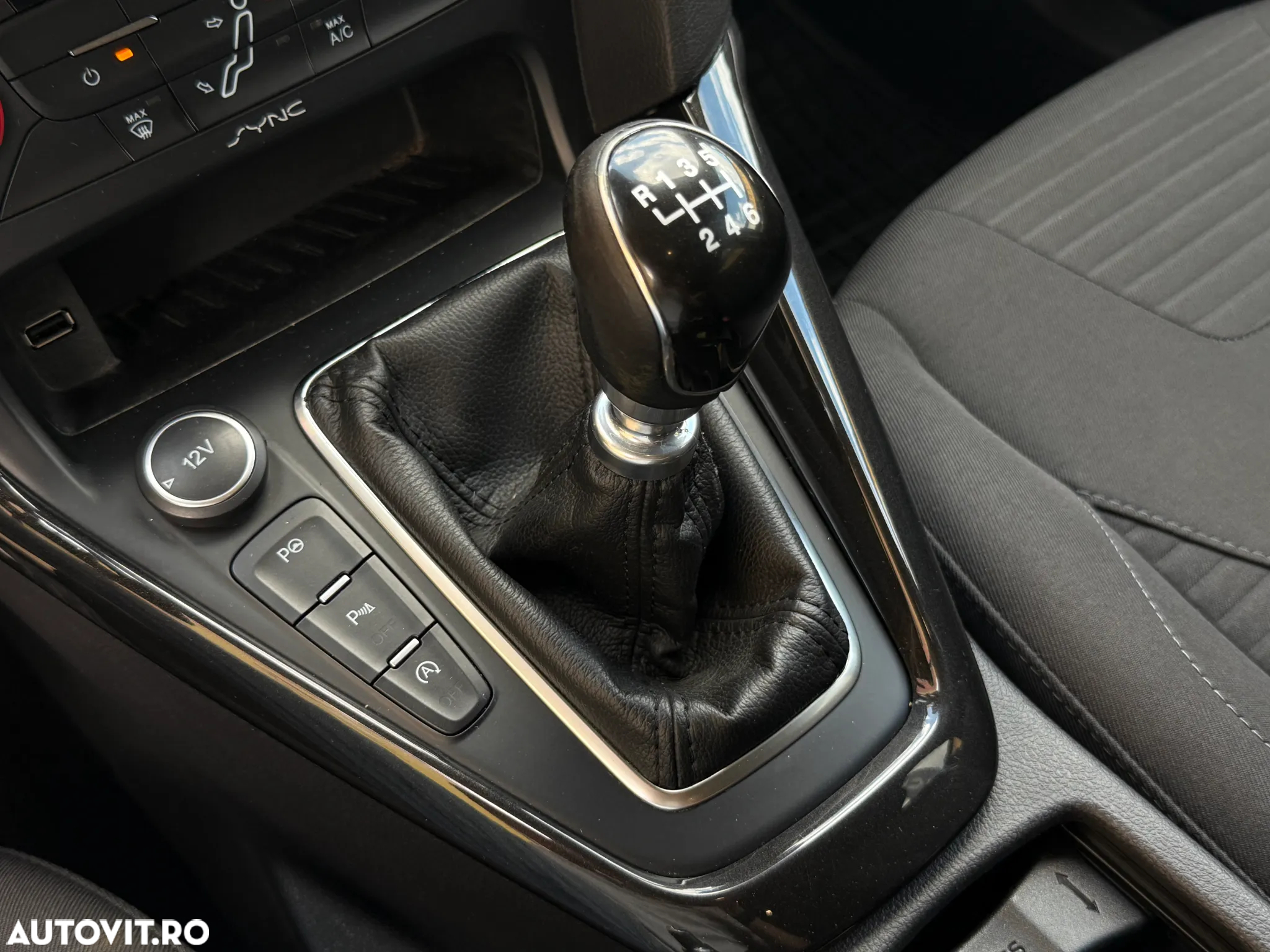 Ford Focus 1.0 EcoBoost Trend Edition - 14