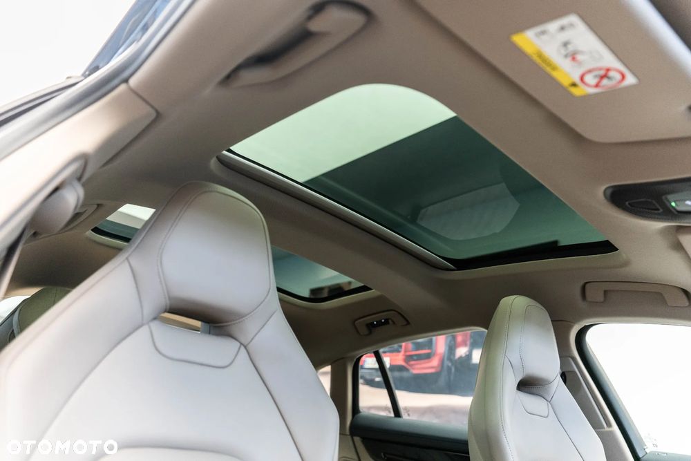 Porsche Panamera 4 E-Hybrid PHEV - 33