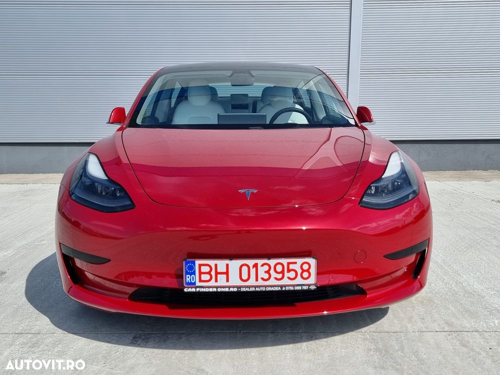 Tesla Model 3 - 5