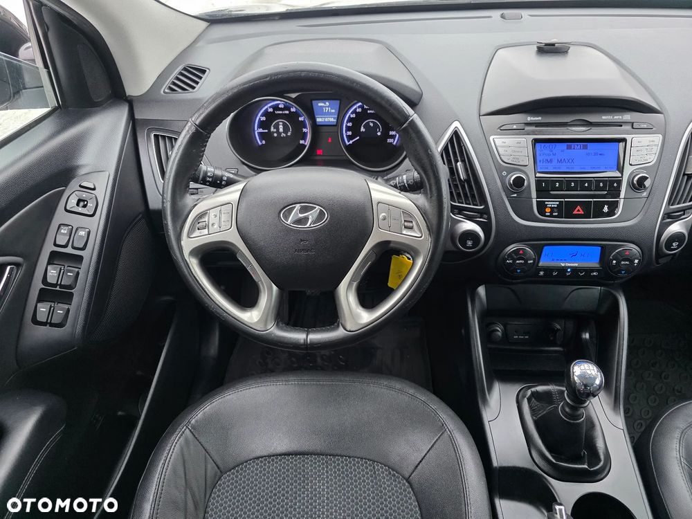 Hyundai ix35 1.6 2WD UEFA EURO 2012 Edition - 36