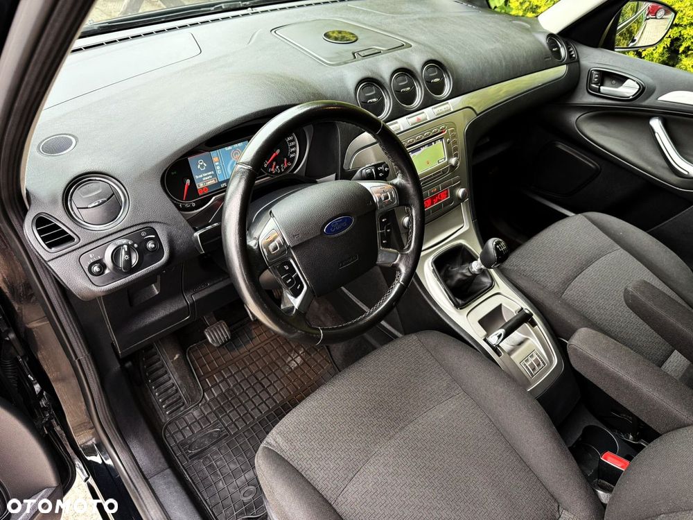 Ford Galaxy - 23
