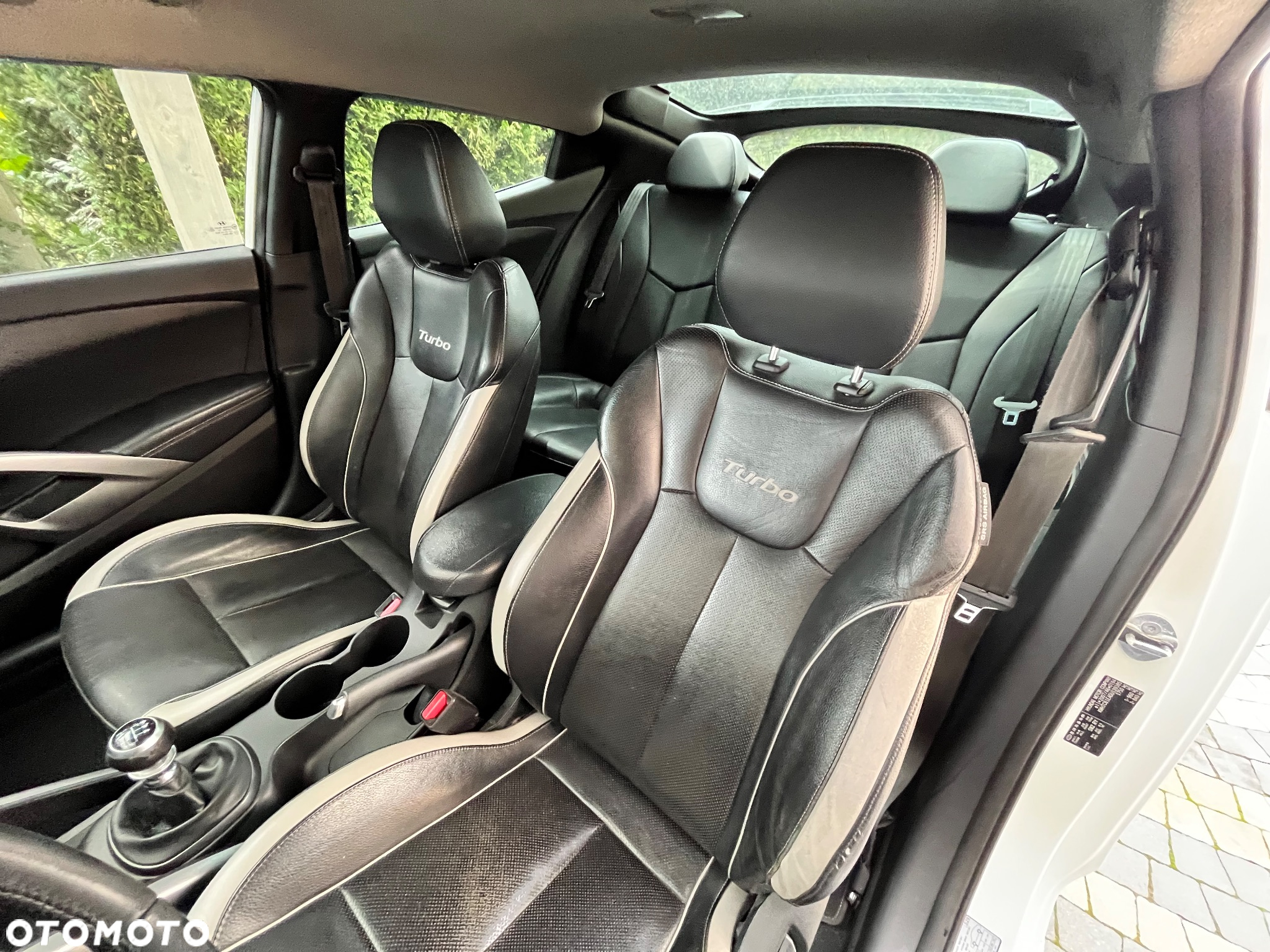 Hyundai Veloster 1.6 T-GDI Executive - 19