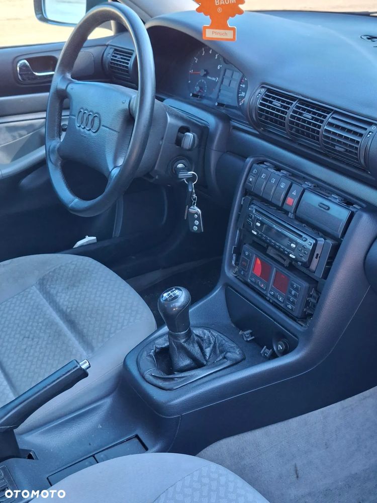 Audi A4 Avant 1.8 - 16