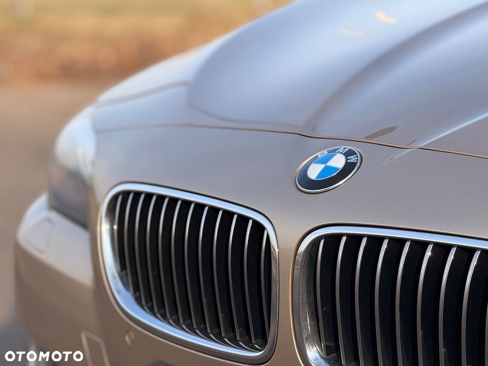 BMW Seria 5 520d xDrive - 27