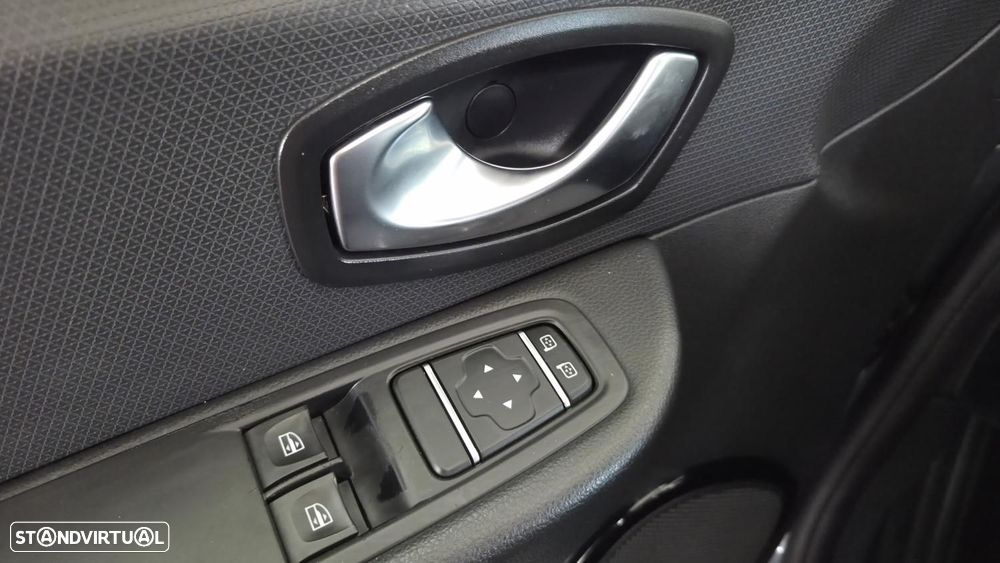 Renault Clio Sport Tourer 0.9 TCe Limited - 13