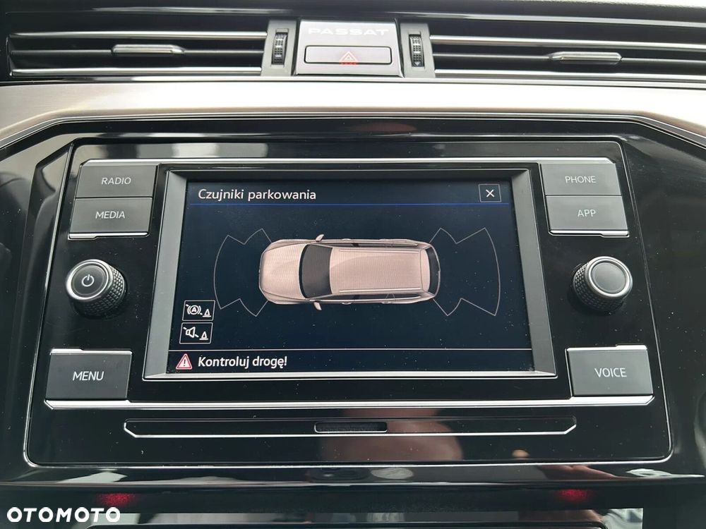 Volkswagen Passat Variant 2.0 TDI Elegance DSG - 29