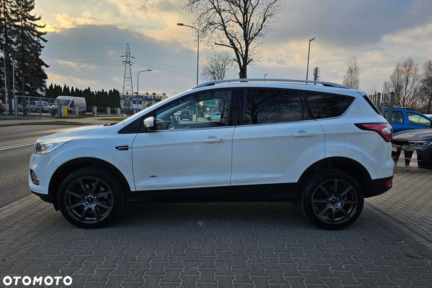 Ford Kuga - 13