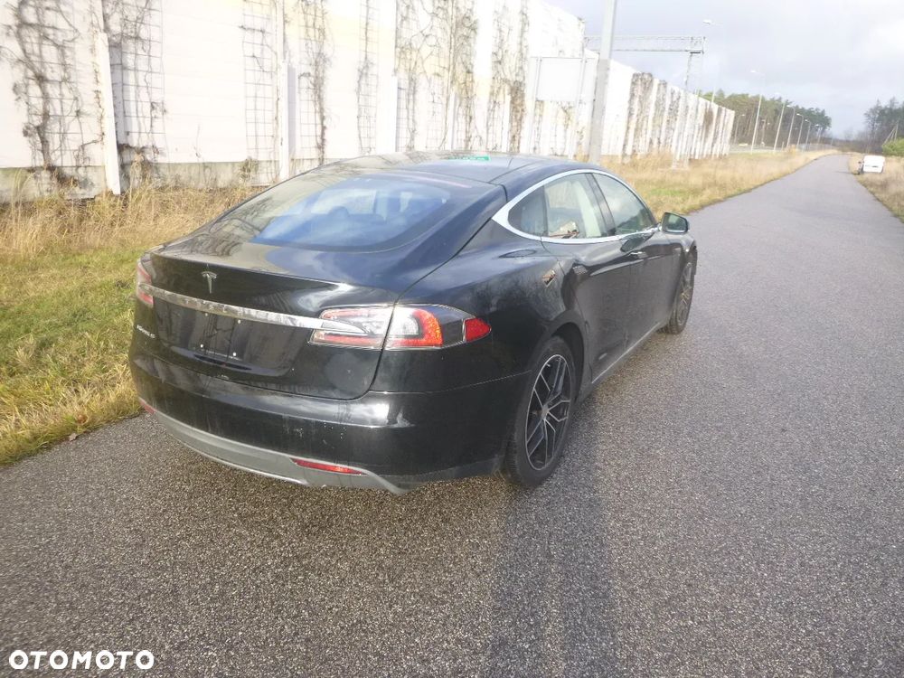 Tesla Model S 85 - 4