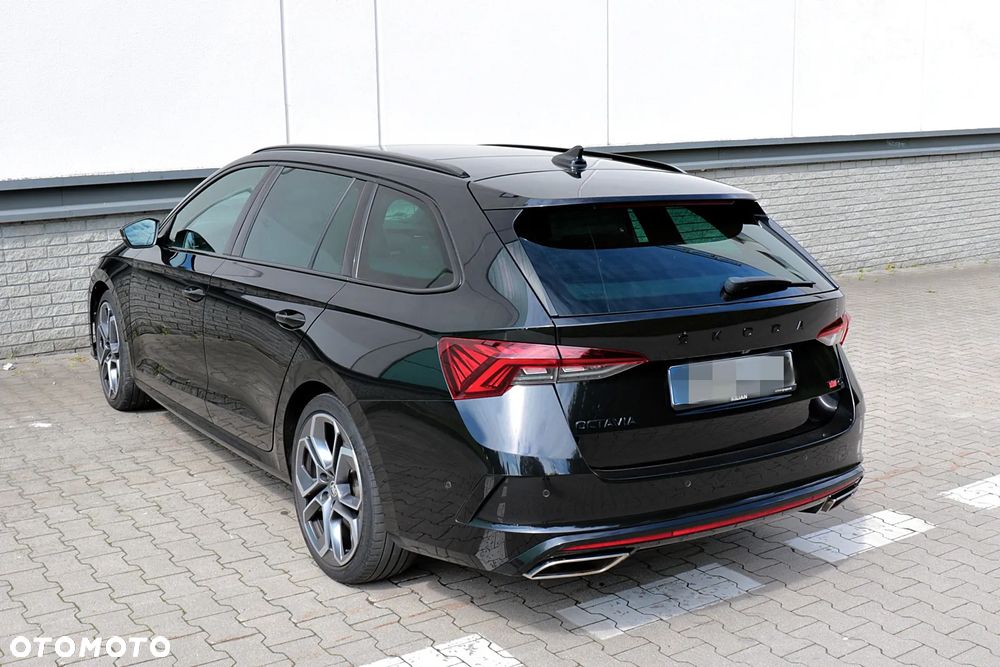 Skoda Octavia 2.0 TSI DSG RS Plus - 17
