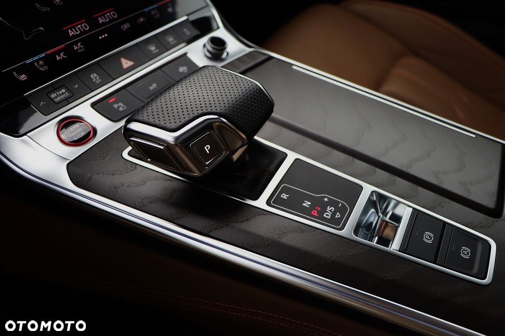 Audi S6 Avant - 33