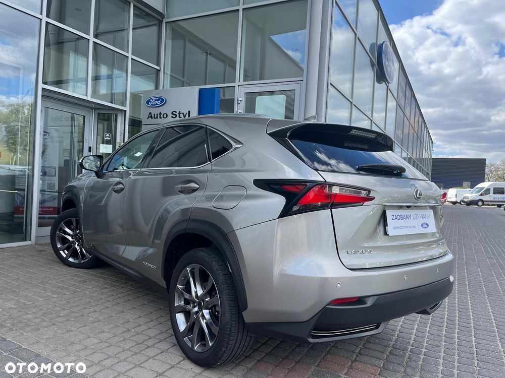 Lexus NX 300h Elite AWD - 3