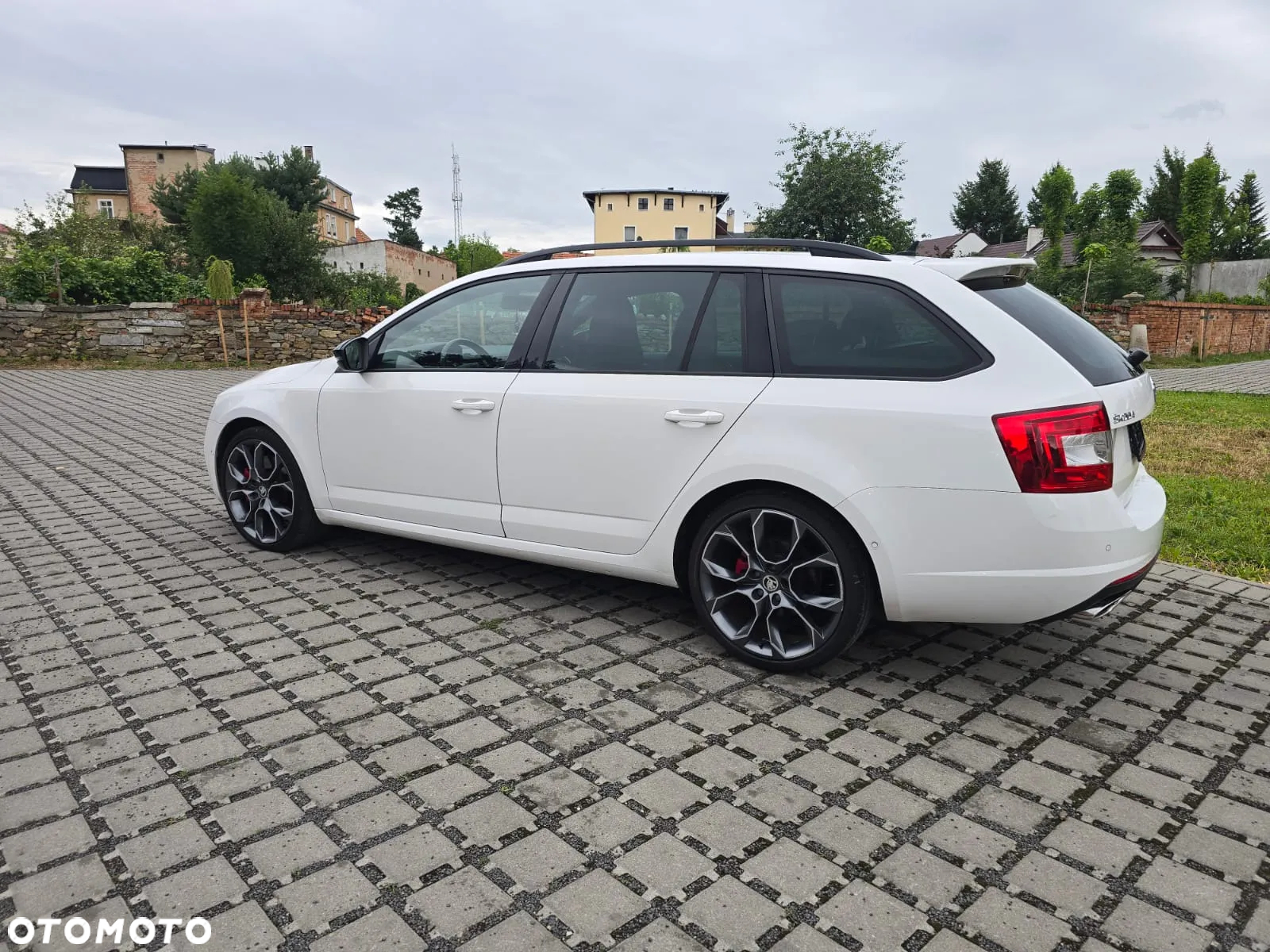 Skoda Octavia Combi 2.0 TDI RS - 7
