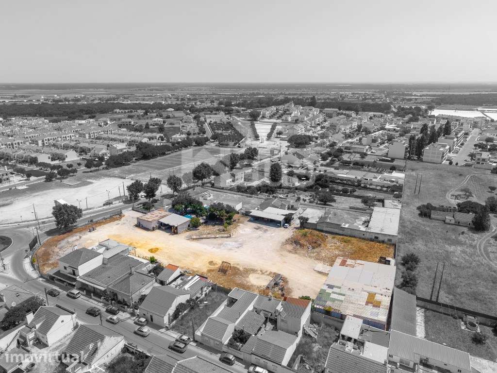 Terreno composto por 2 lotes Urbanos - Área total 5857m2 - Grande imagem: 5/20
