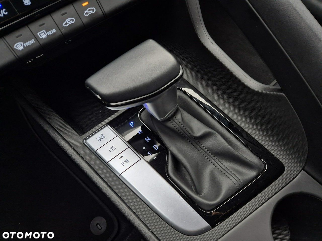 Hyundai Elantra - 28