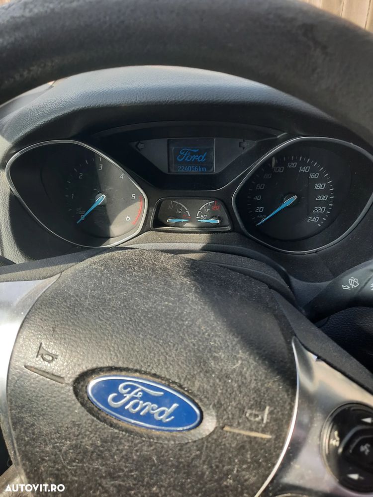 Ford Focus 1.6 TDCi DPF Titanium - 9