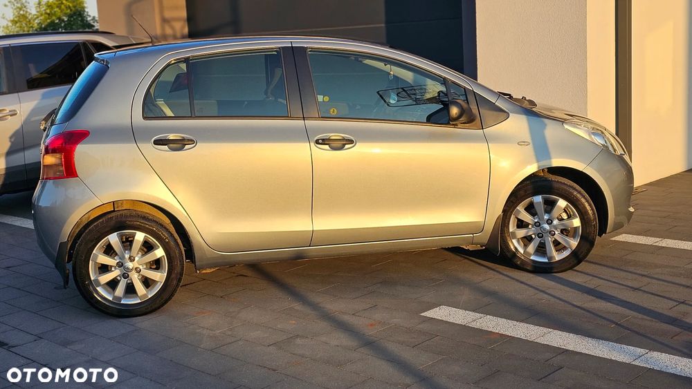 Toyota Yaris 1.3 Luna A/C - 3