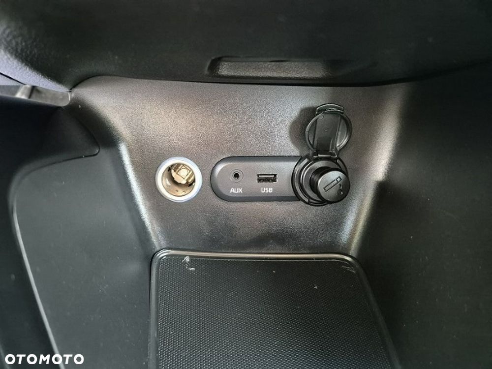 Kia Ceed - 38