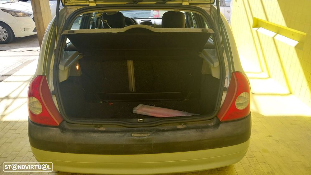 Renault Clio 1.2 16V Privilège - 3