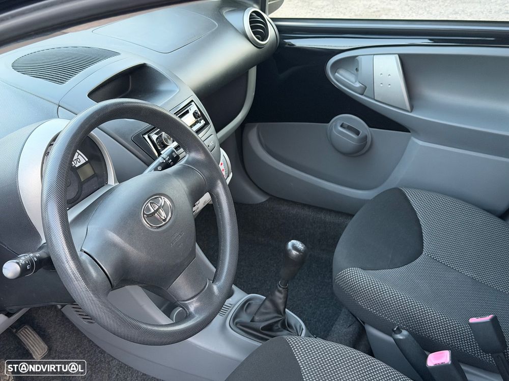 Toyota Aygo Cool - 13