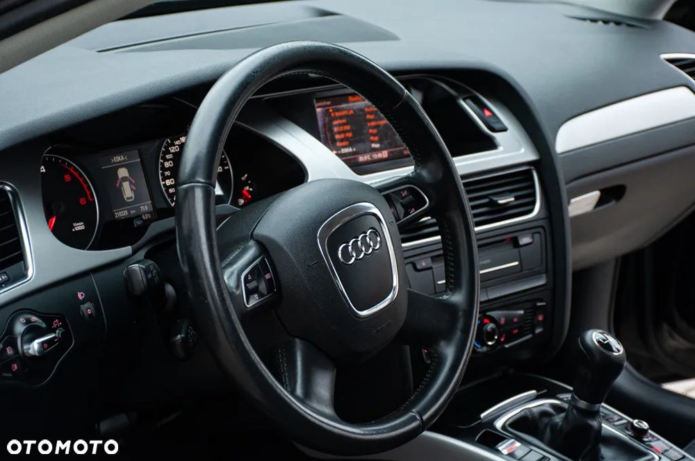 Audi A4 Avant 2.0 TDI DPF Ambiente - 24