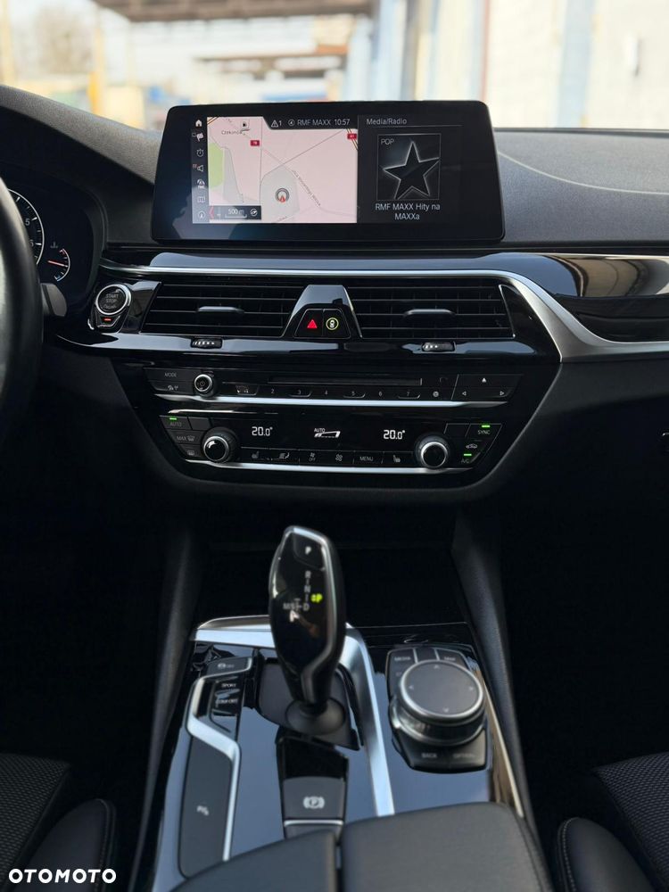 BMW Seria 5 530i Sport Line - 22