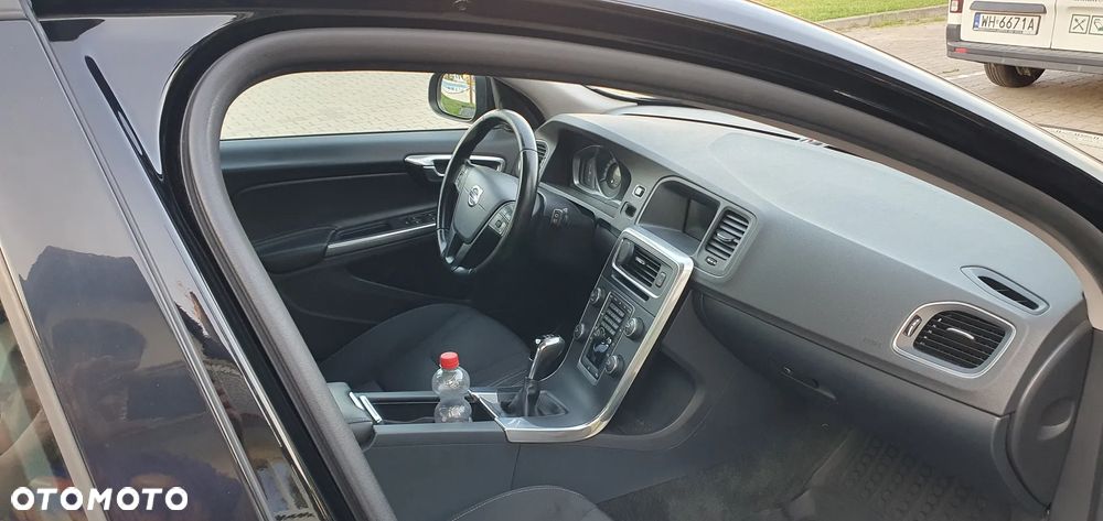 Volvo V60 D2 Momentum - 2