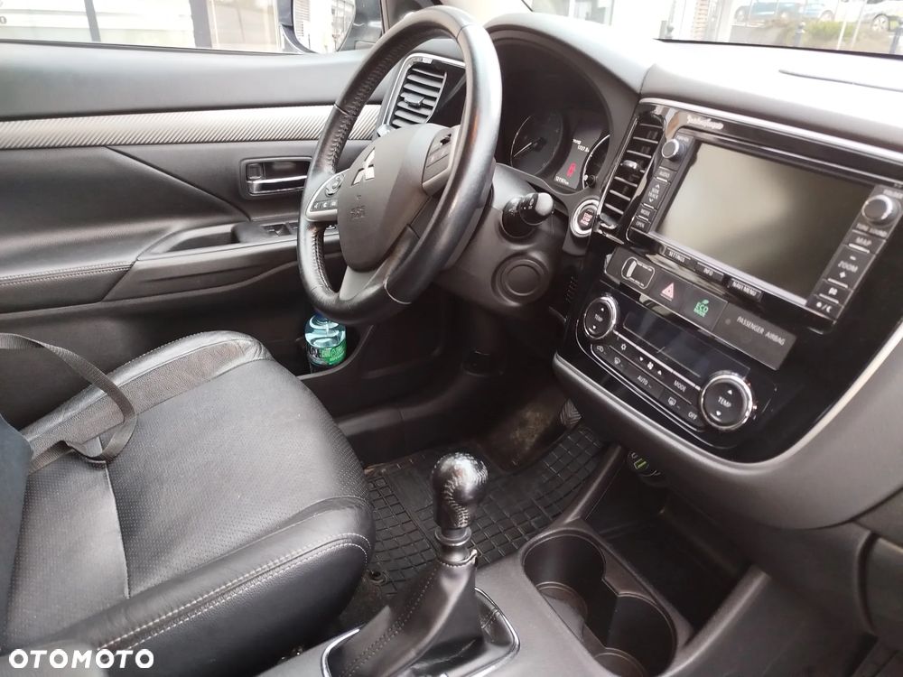 Mitsubishi Outlander 2.2 DID Intense + 4WD - 9