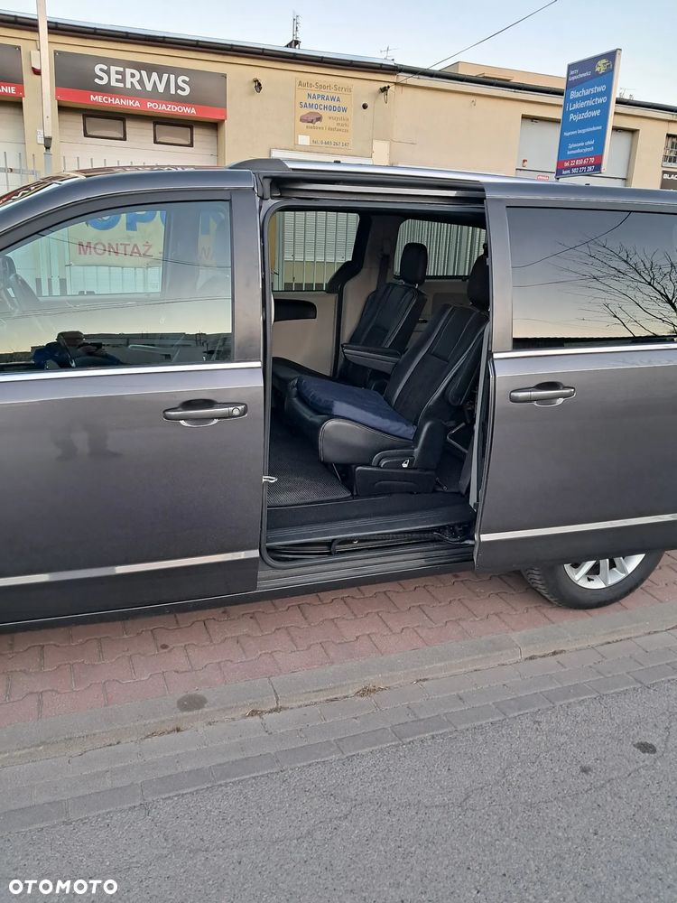 Dodge Grand Caravan - 8