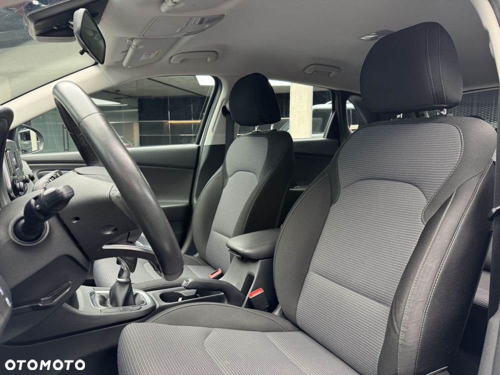 Hyundai i30 1.5 DPI Classic + - 12