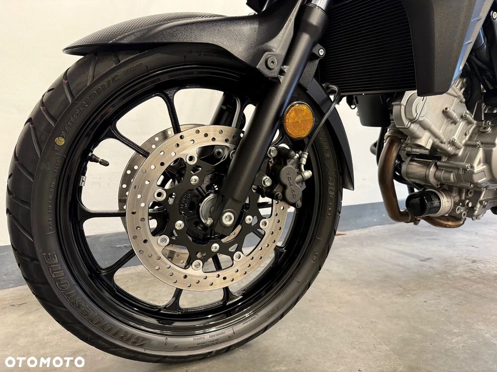 Suzuki V-STROM - 14
