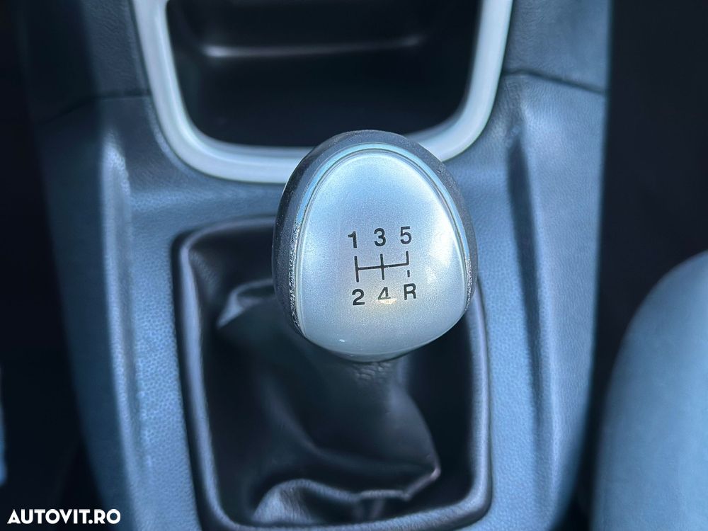 Ford Fiesta 1.4i Trend - 13