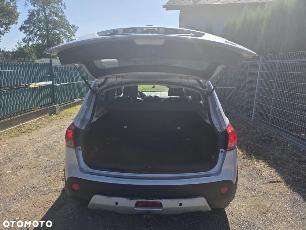 Nissan Qashqai 2.0 dCi 4 x 4 DPF tekna - 6