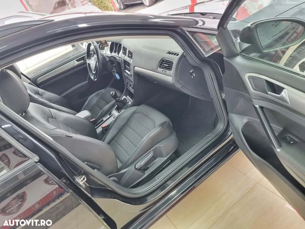 Volkswagen Golf - 21