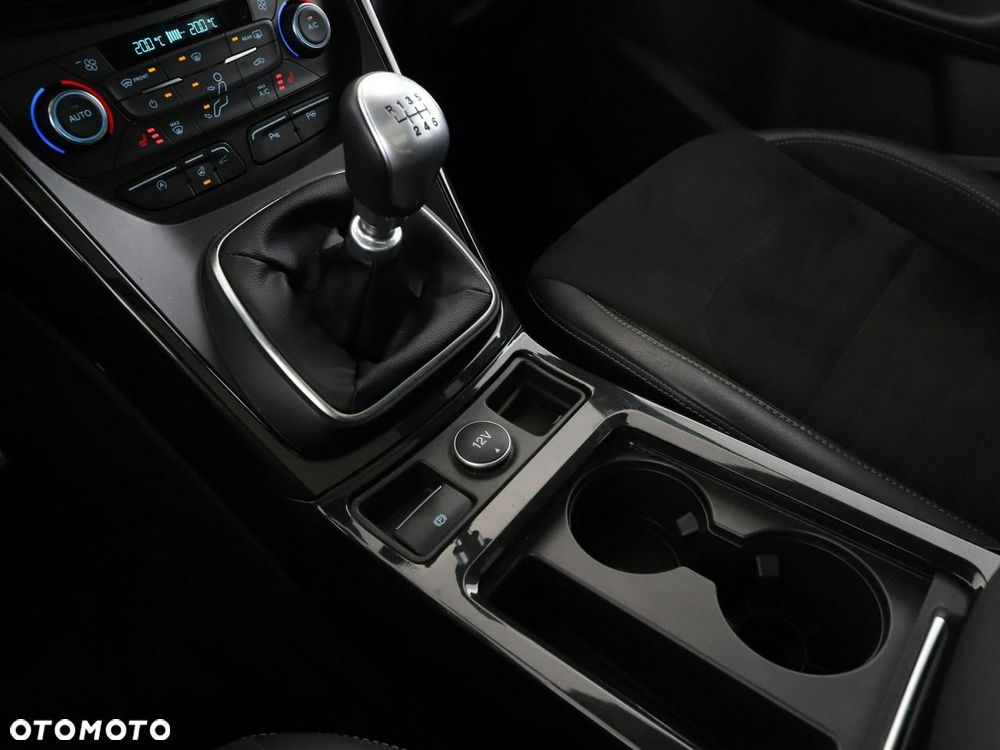 Ford Kuga 1.5 EcoBoost 2x4 ST-Line - 30