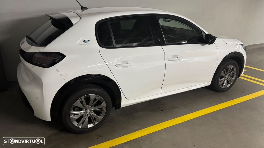 Peugeot e-208 Allure Pack - 3