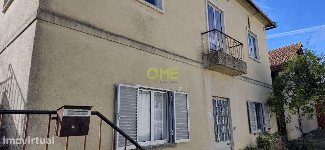 Moradia para remodelar no centro da vila - Grande imagem: 2/22