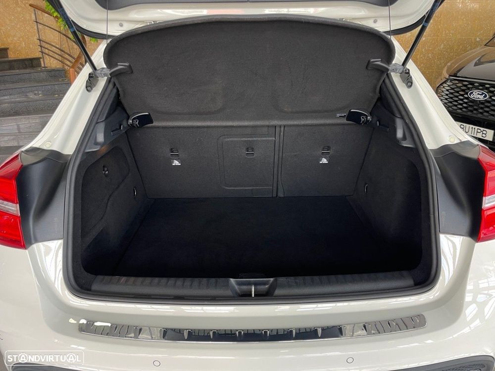 Mercedes-Benz GLA 200 d AMG Line - 11