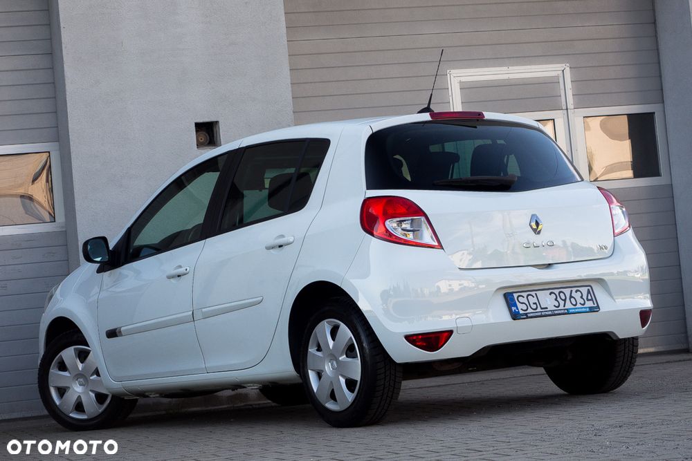 Renault Clio 1.2 16V TCE Dwudziestka - 9