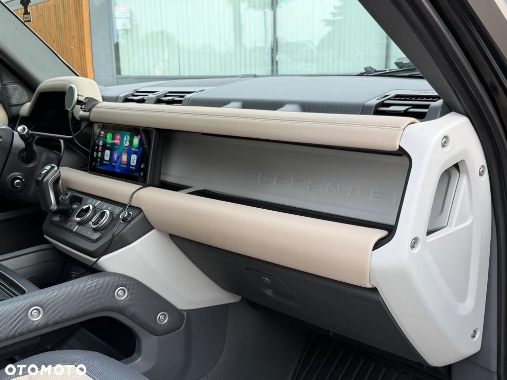 Land Rover Defender 3.0 D300 mHEV X-Dynamic SE - 12