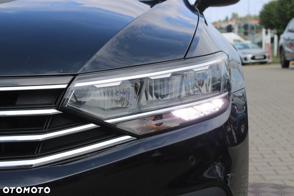 Volkswagen Passat - 10