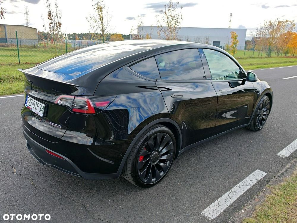 Tesla Model Y Performance Dual Motor AWD - 5
