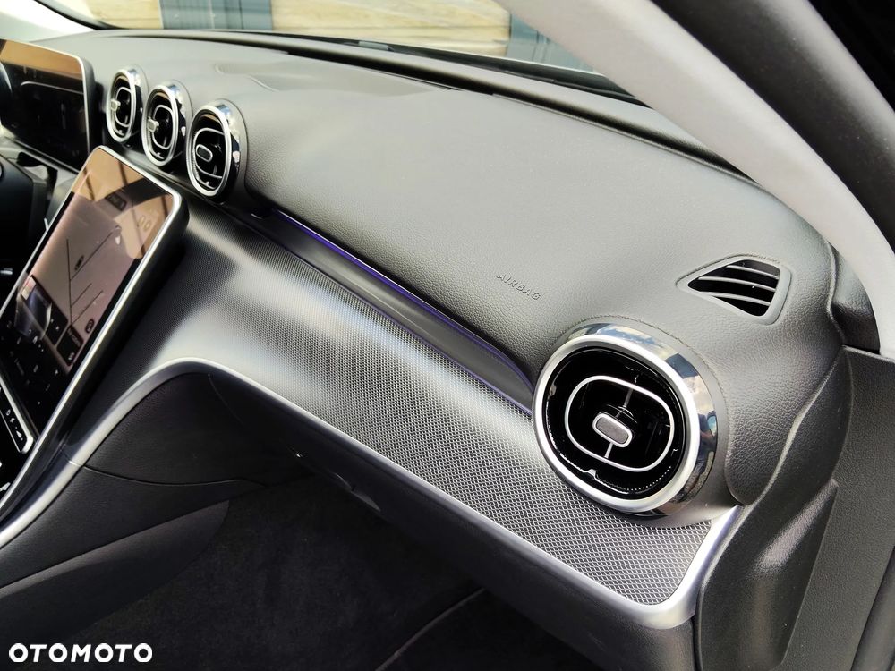 Mercedes-Benz Klasa C 220 d 4Matic 9G-TRONIC Avantgarde - 24