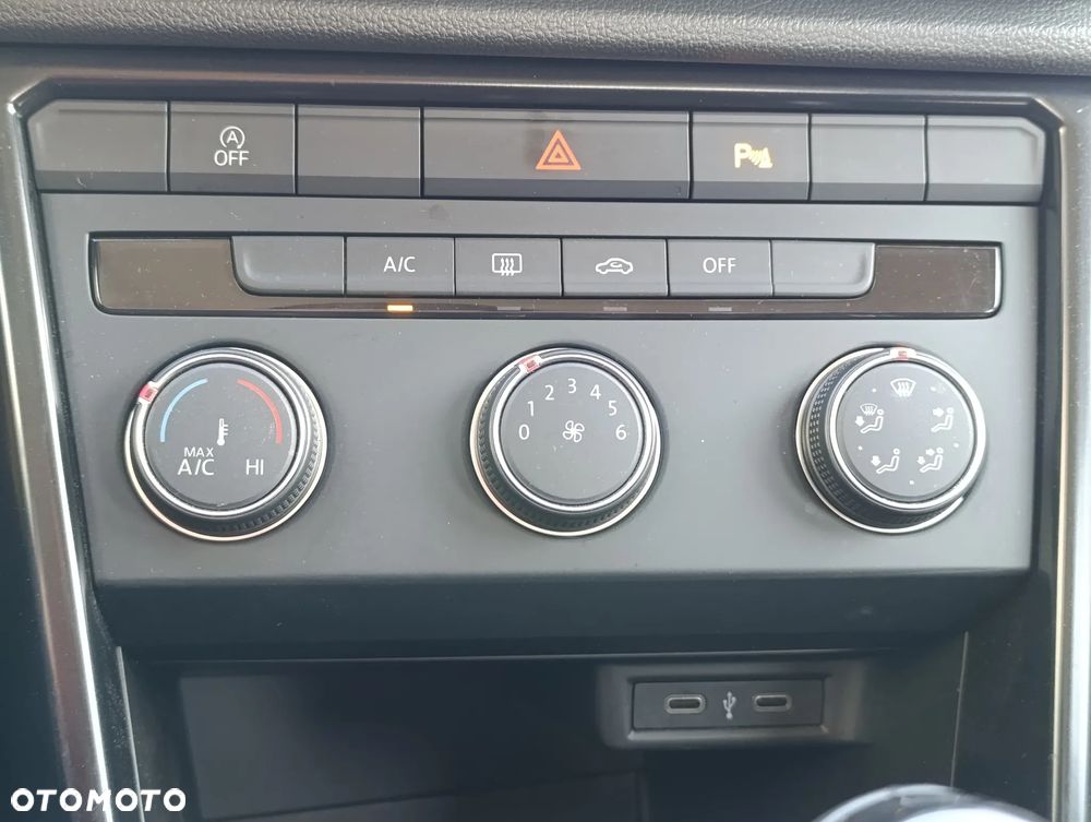 Volkswagen T-Roc 1.0 TSI Advance - 28