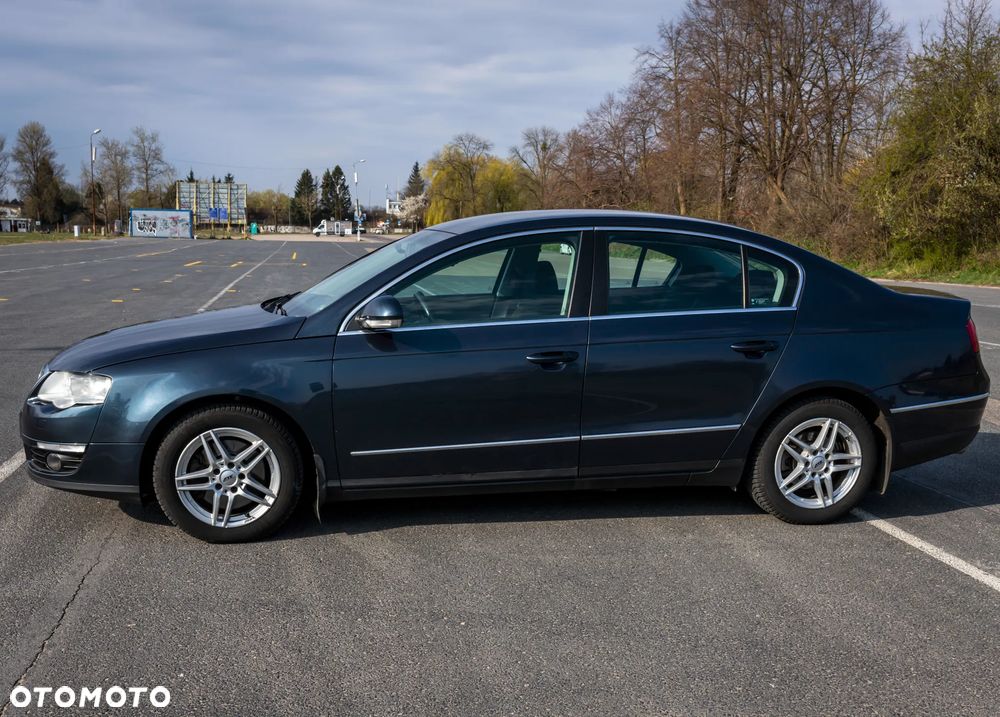 Volkswagen Passat 2.0 TDI DPF Comfortline - 4