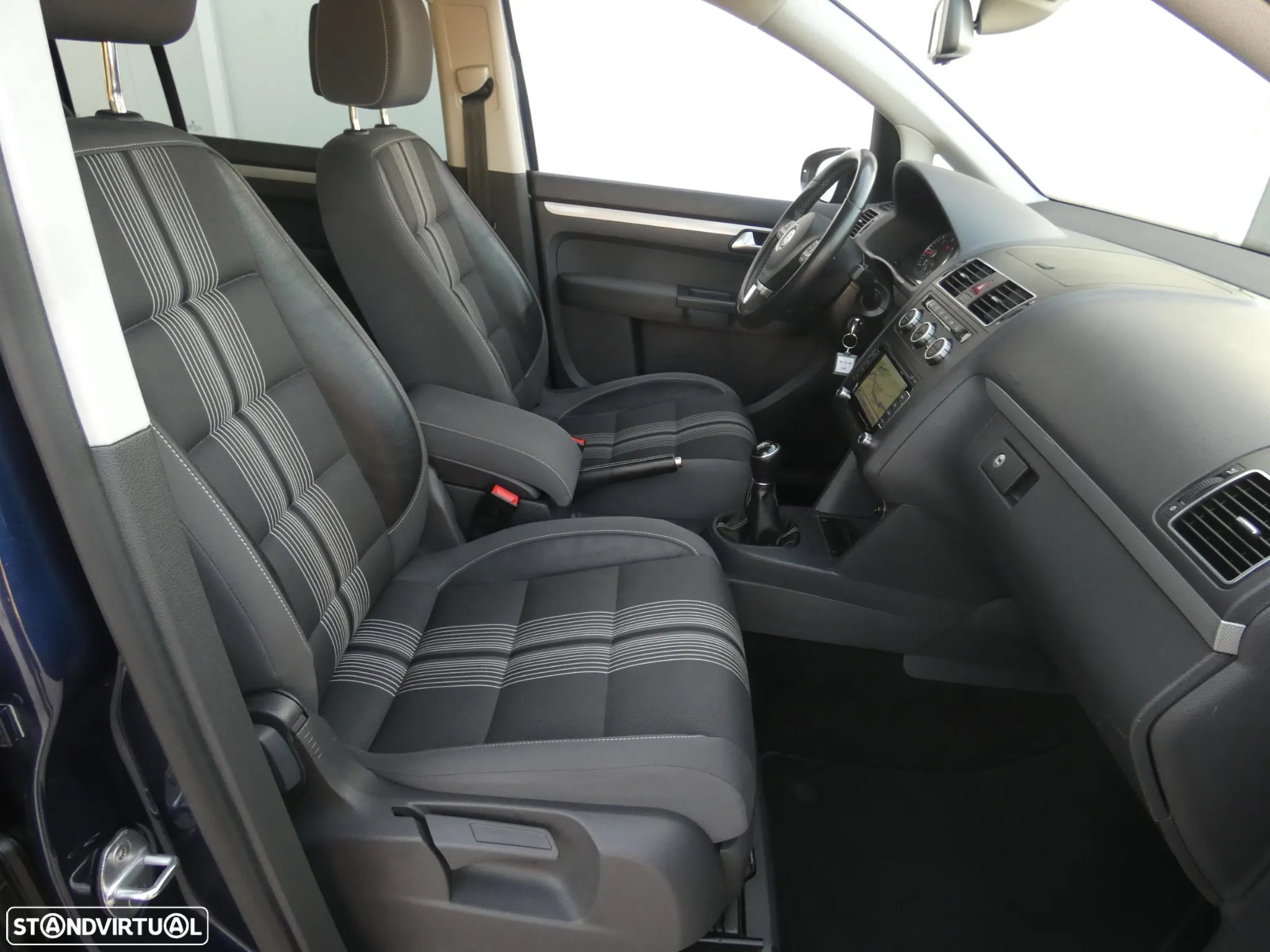 VW Touran 2.0 TDI DPF BlueMotion MATCH - 10