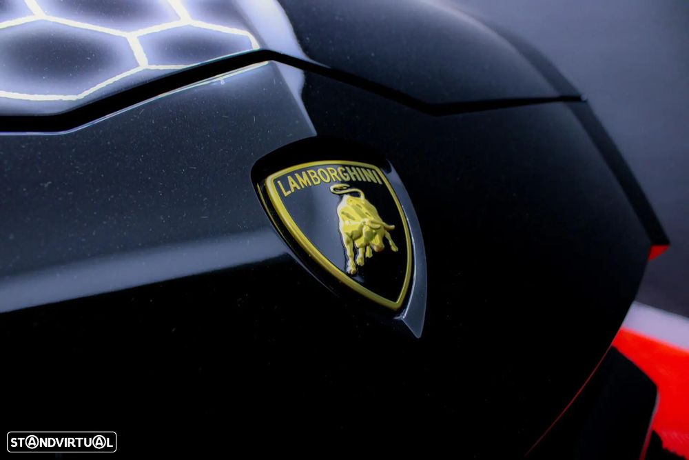 Lamborghini Urus 4.0 V8 - 8