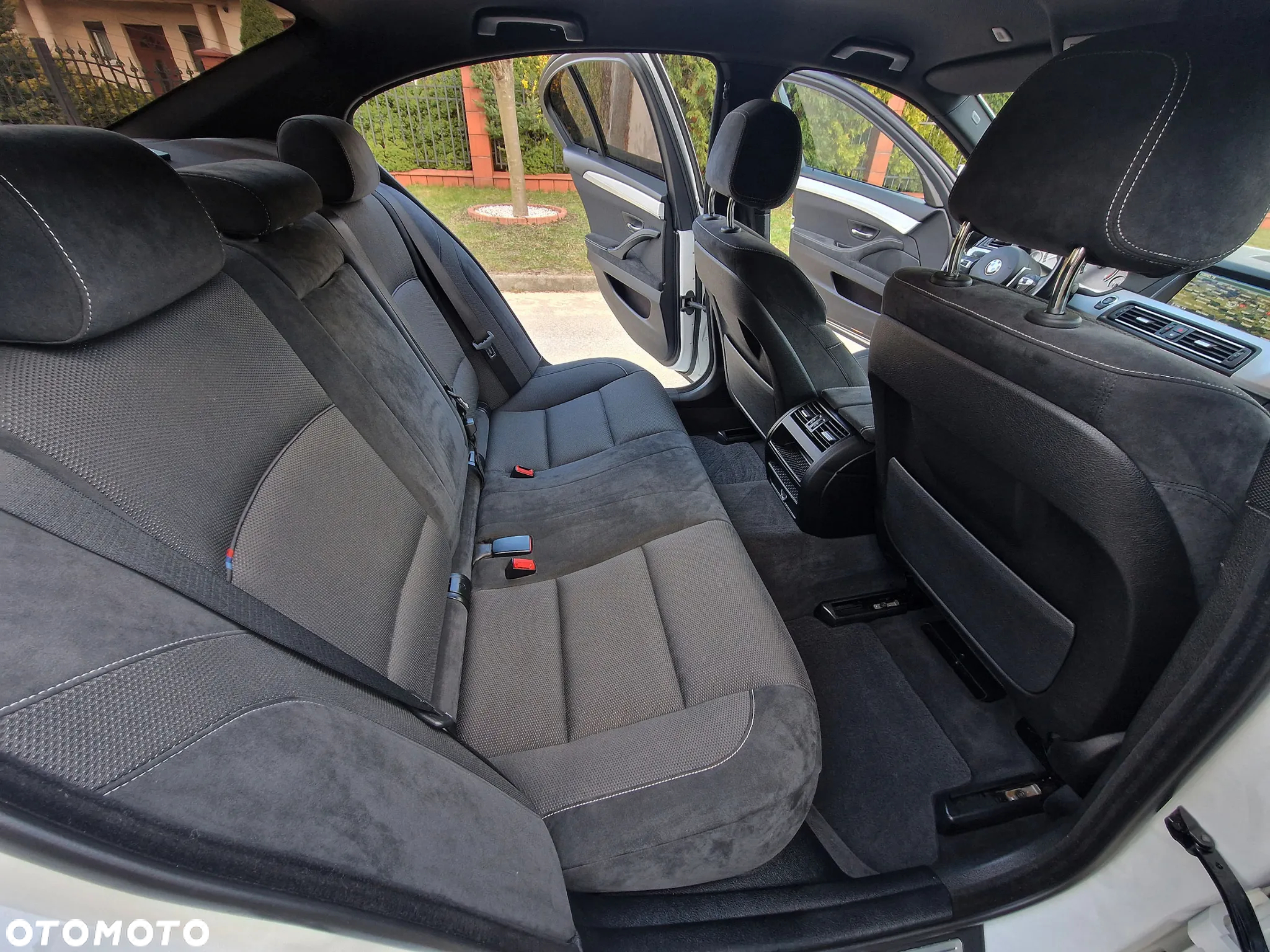 BMW Seria 5 525d xDrive - 29